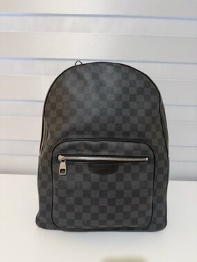 Louis Vuitton Black Monogram unisex Backpack